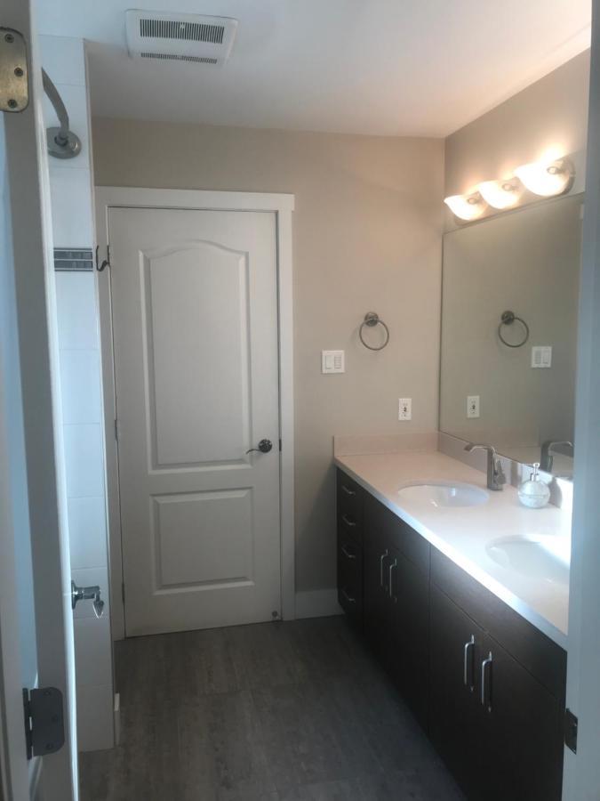 Large Suite With Separate Bathroom Ричмънд Екстериор снимка